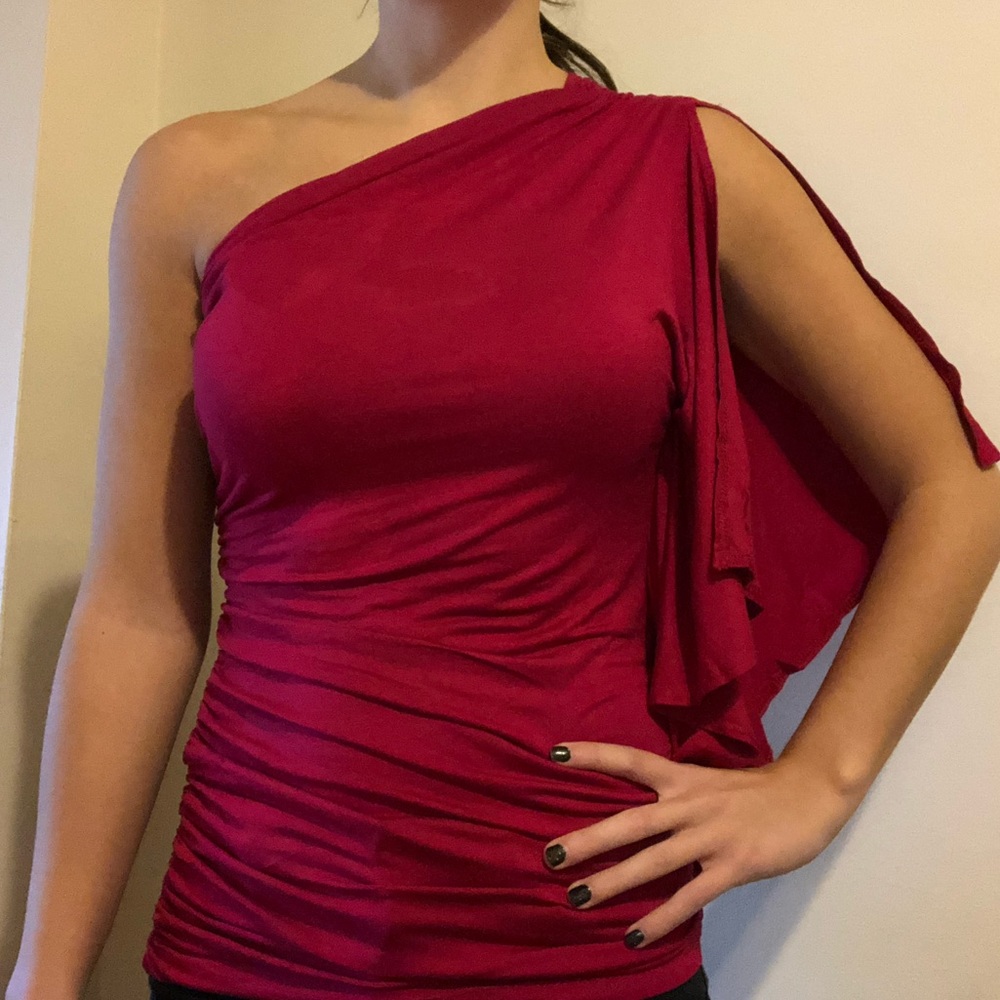 Juniors One Shoulder Fuchsia Top